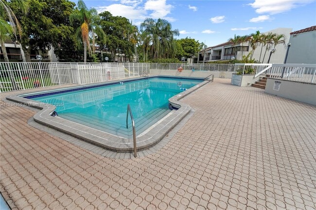Building Photo - 6556 Racquet Club Dr