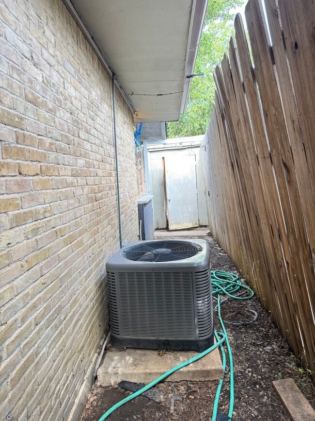 Building Photo - 13532 Red Fern Ln