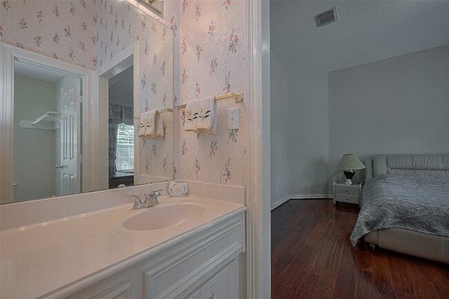 Building Photo - 4707 Gladesdale Park Ln