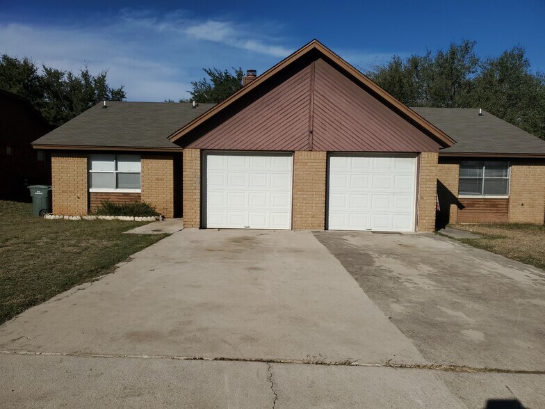 Building Photo - 210 Sorrell Dr