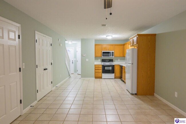 Building Photo - 111 Poplar Cir