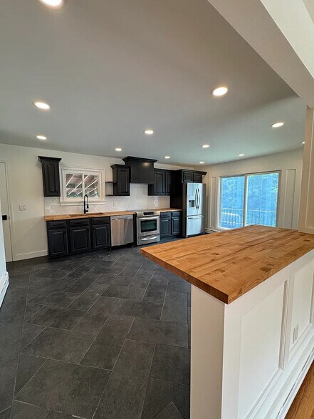 Primary Photo - 23 Wolz Rd