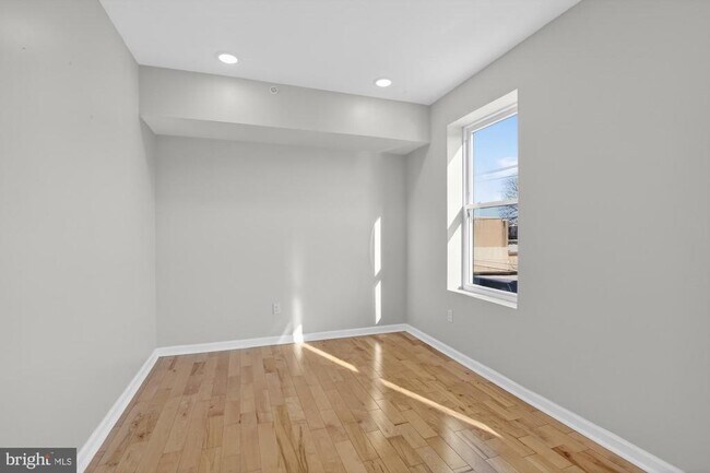 Building Photo - 2604 Frankford Ave