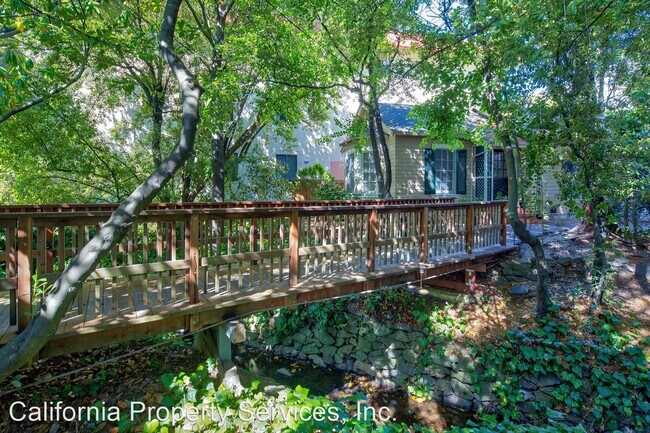 Building Photo - 1441-1445 Bellevue Ave