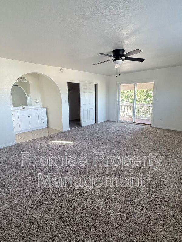 Building Photo - 941 40th St