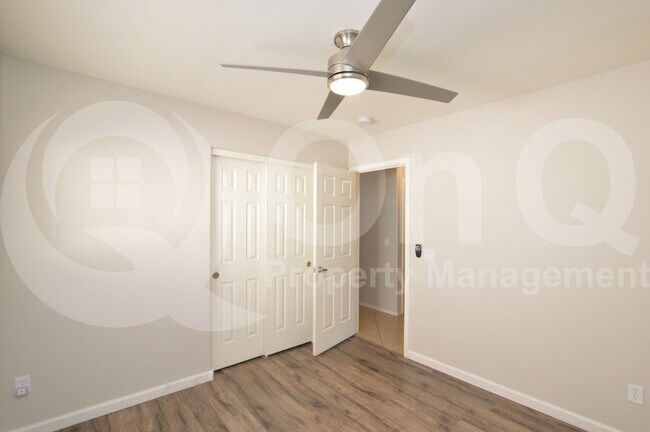 Building Photo - 3735 E Sheffield Rd