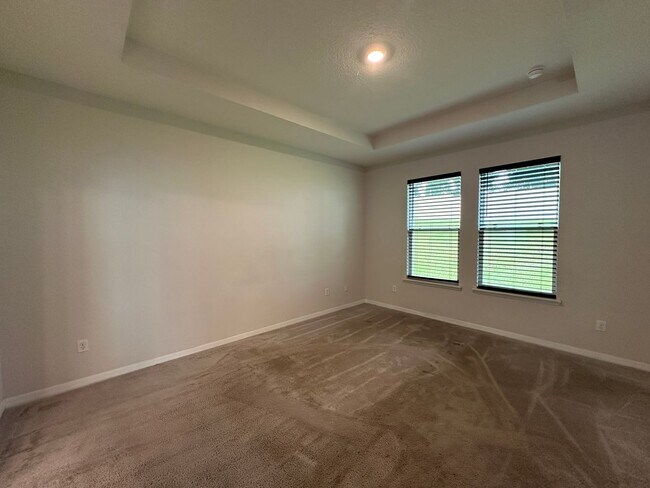 Building Photo - 4 Bedrooms/3 Baths/3 Car Garage House in L...