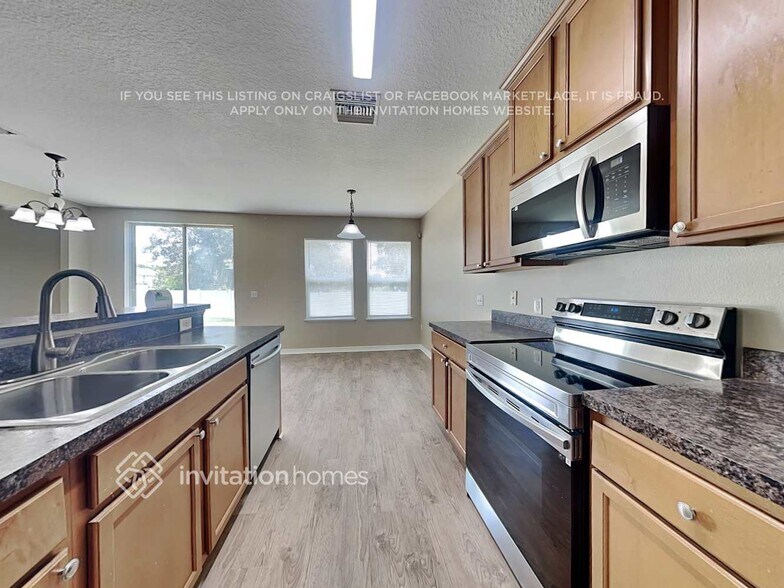 Building Photo - 6914 Glenbrook Dr