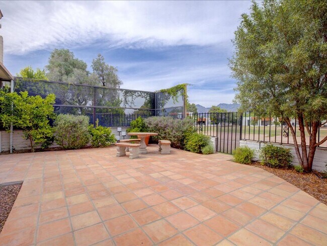 Building Photo - Scenic Living at Dorado Golf Course; 3 Bedroom 2 Bathroom