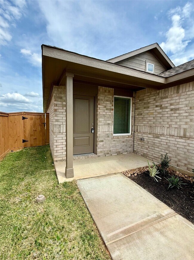 Building Photo - 3053 Sunrise Dr