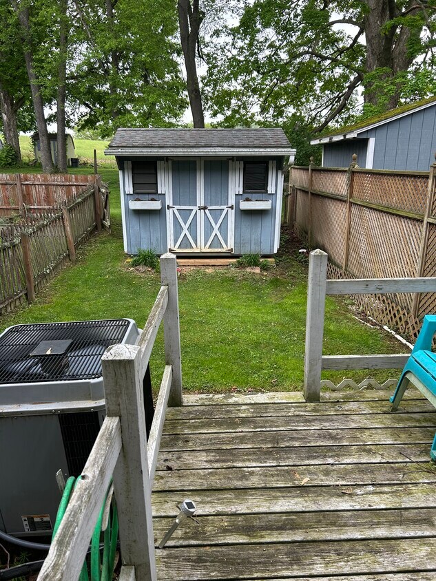 Building Photo - 861 Greenbriar Ln
