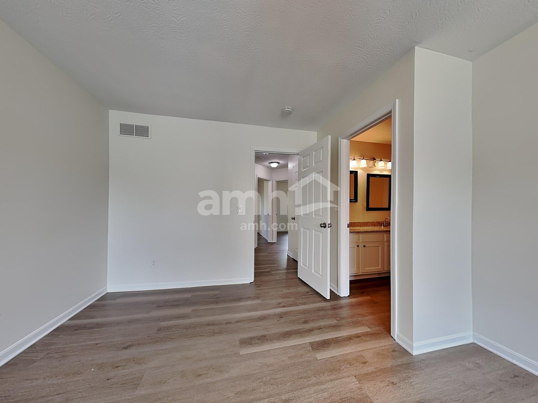 Building Photo - 6158 Glennsbury Ct