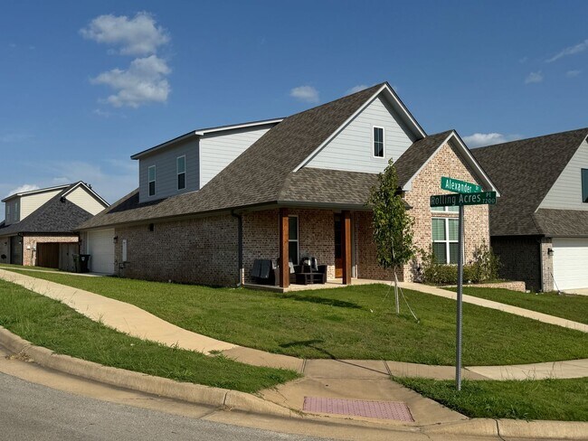 Building Photo - 7110 Alexander Dr