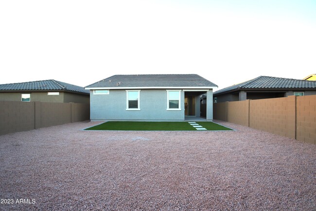 Building Photo - 9447 W Turney Ave