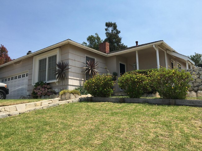Building Photo - 10746 Cranks Rd