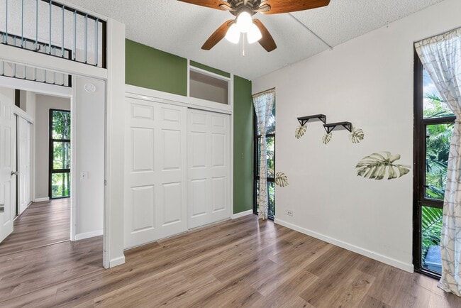Building Photo - Kailua - End unit - amenities gallore - 3 bed, 2 bath Available NOW !
