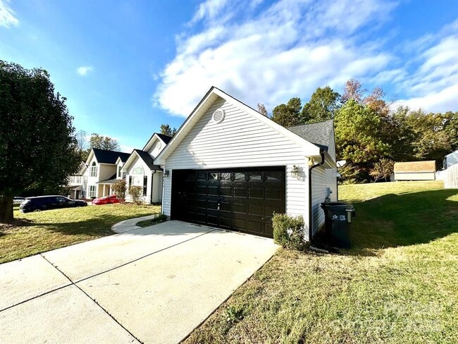 Building Photo - 9513 Isaac Hunter Dr