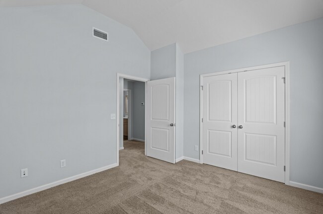 Building Photo - 8922 Snelling Dr