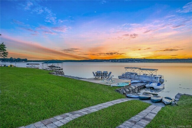 Building Photo - 381 Lakeside Rd