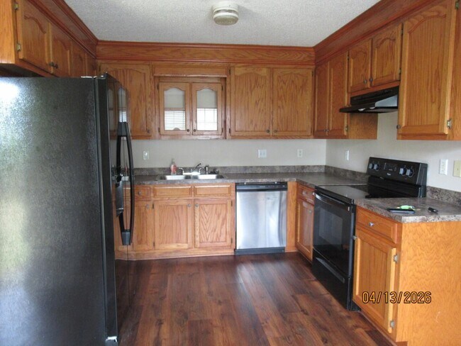 Building Photo - 3590 Oleander Dr