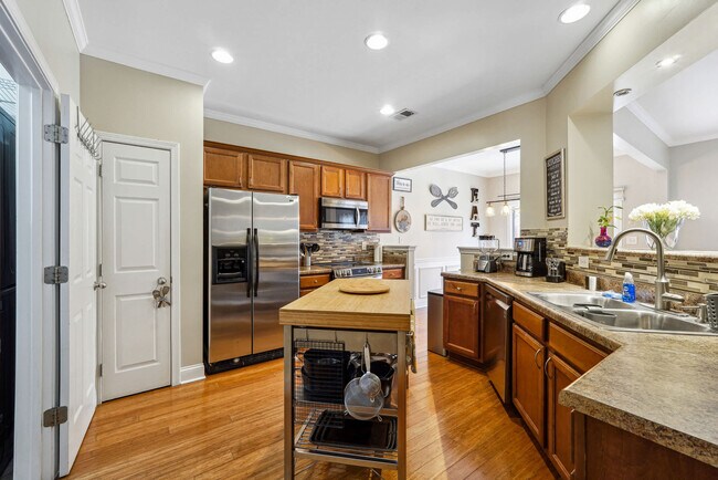 Building Photo - 396 Grenier Terrace NE