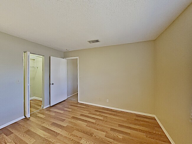 Building Photo - 9332 Southampton Pl