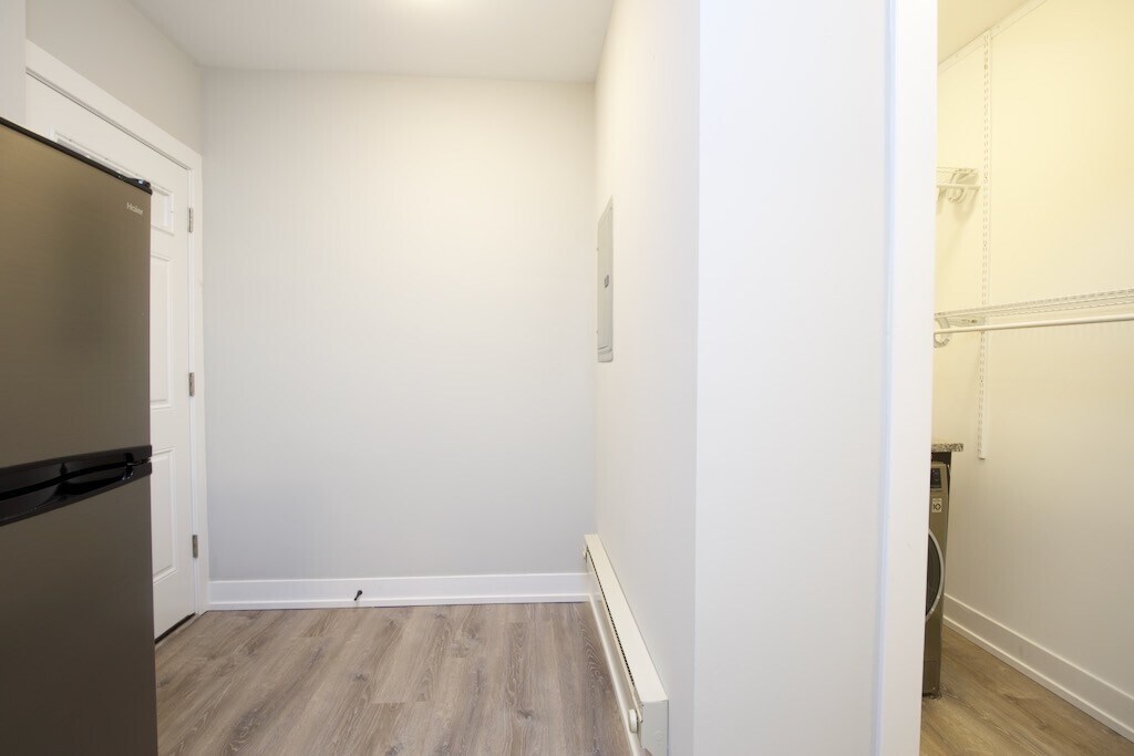 Building Photo - 436 W Belden Ave