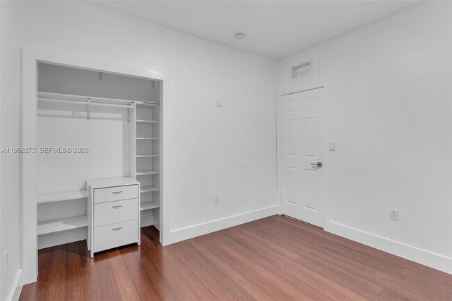 Building Photo - 30 SE 6th Rd