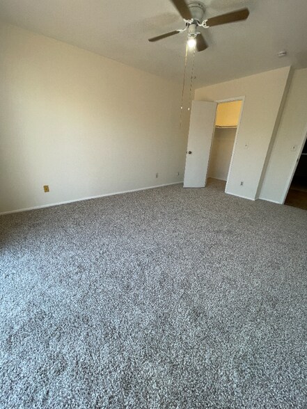 Building Photo - 10818 W Heatherbrae Dr