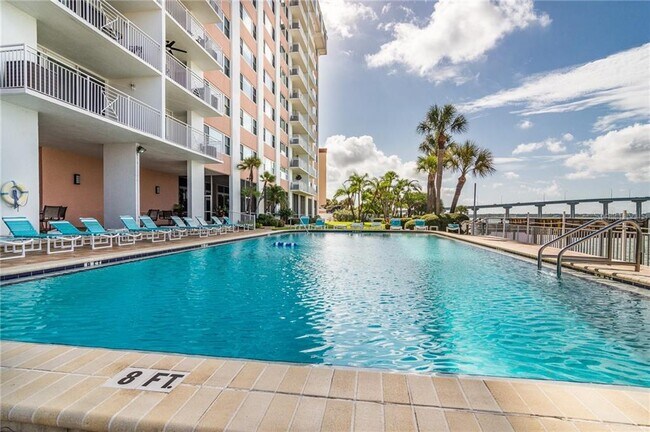 Building Photo - 675 S Gulfview Blvd