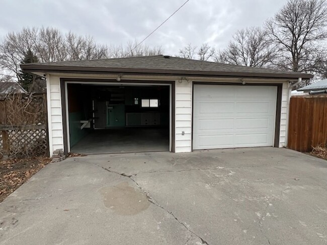 Building Photo - 4 bedroom 2 bath in Three Forks