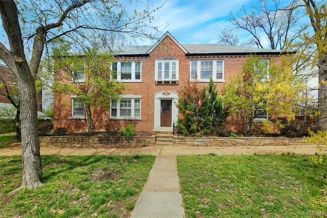 Building Photo - 6601 Alamo Ave