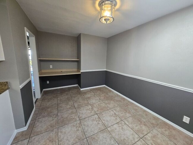 Building Photo - Spacious in Carrollton