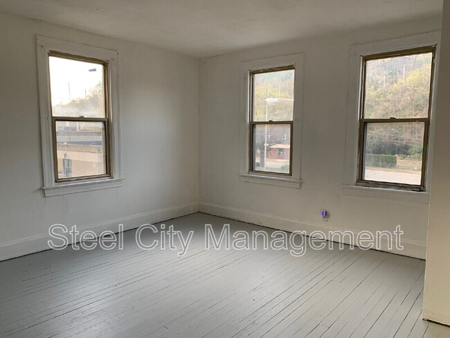 Building Photo - 810 Wood St