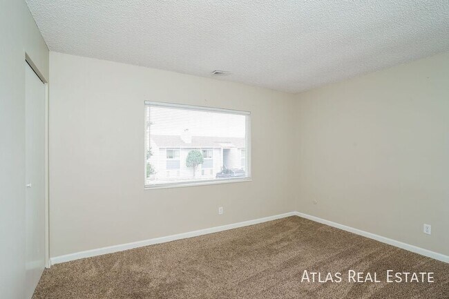 Building Photo - 4479 E Pikes Peak Ave