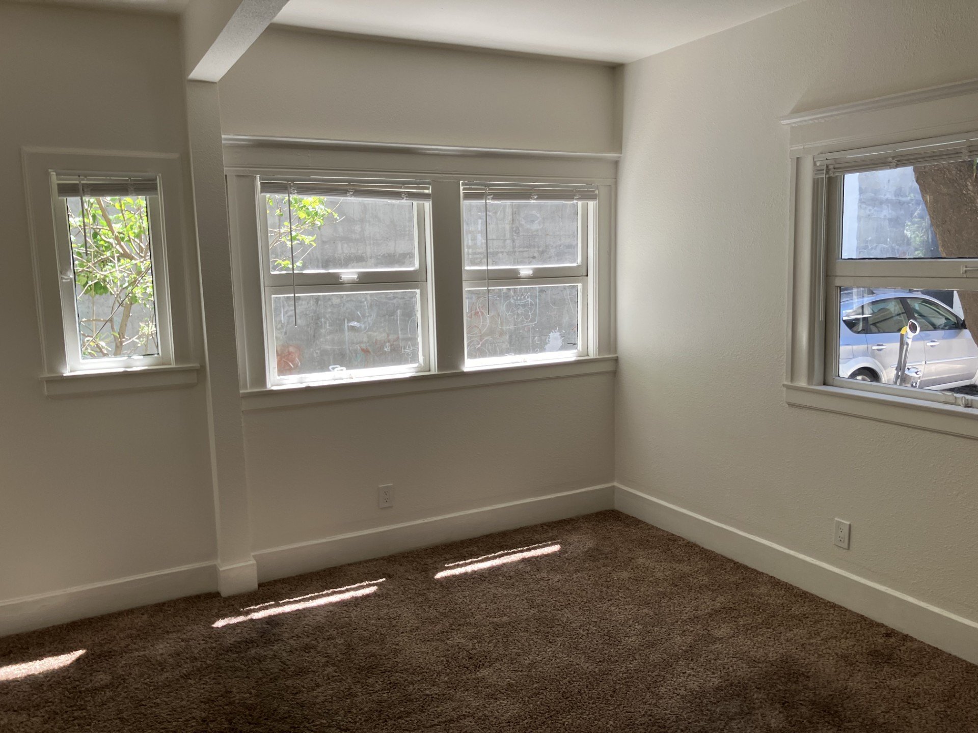 Building Photo - 2337 Waverly St