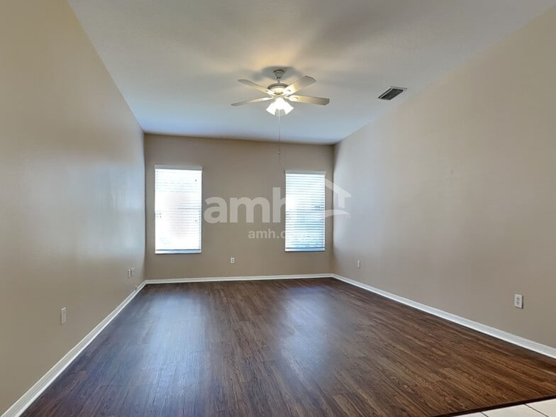 Building Photo - 4004 Water Park Ct