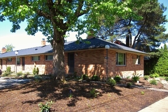 Building Photo - Close-in SE: Nicely Renovated Mid-Century 3-Bed w/Full Basement!