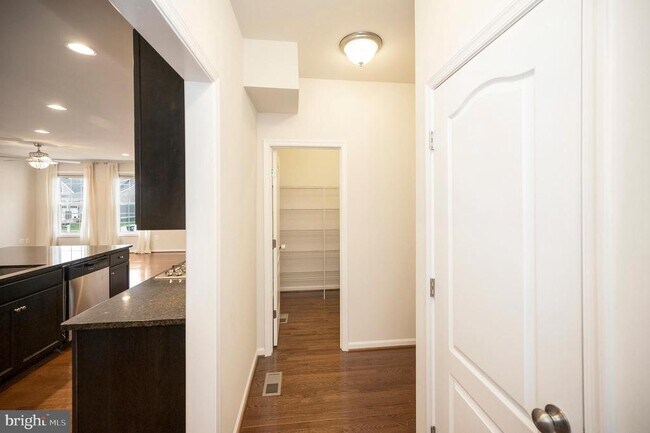 Building Photo - 1092 Aspen Rd
