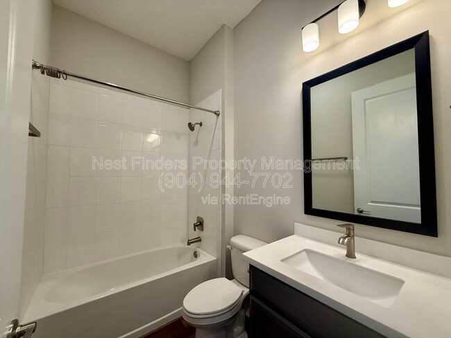 Building Photo - 10682 Aventura Dr