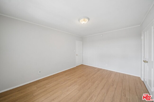 Building Photo - 1520 Hayworth Ave