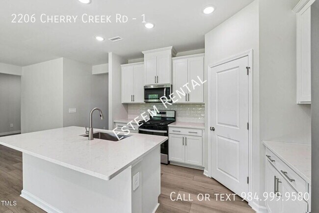 Building Photo - 2206 Cherry Crk Rd