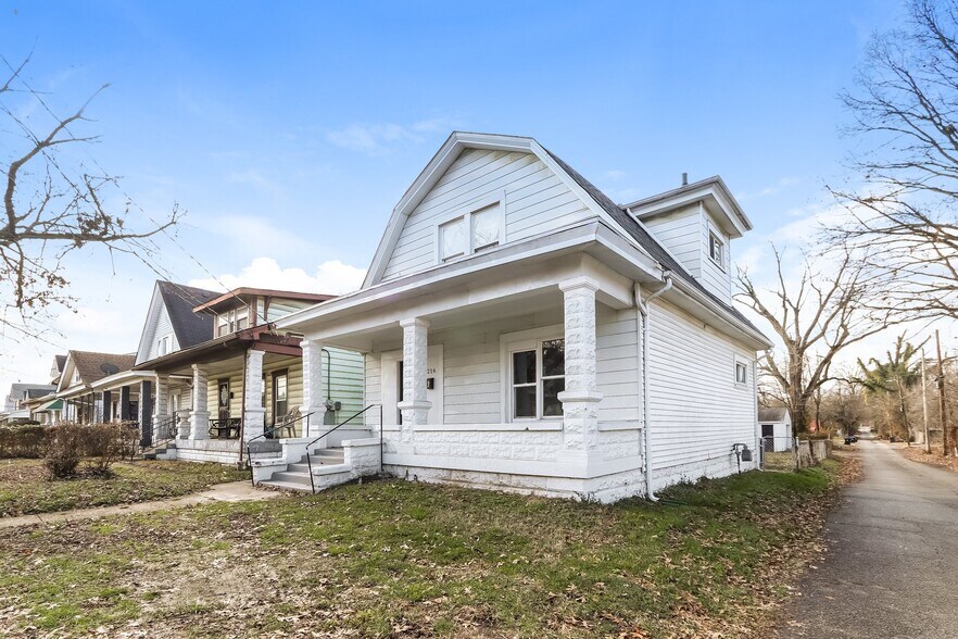 Building Photo - 1216 S 32nd St