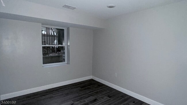 Building Photo - 549 Palisade Ave