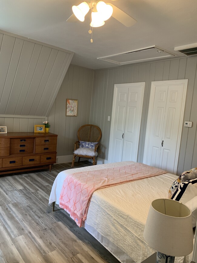 Building Photo - Furnished 1 Bedroom on E 60th Street