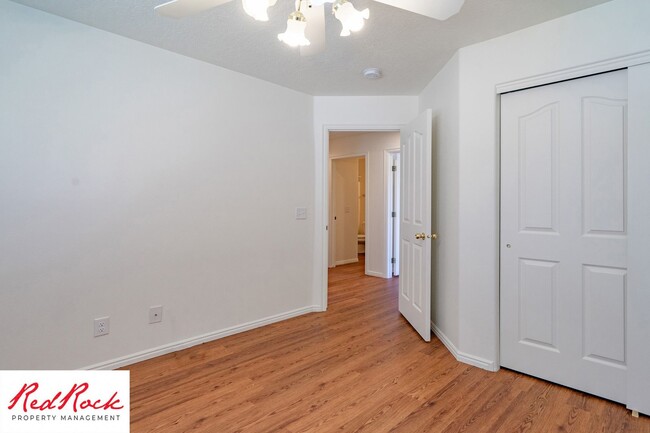 Building Photo - Remodeled 3 Bedroom Townhome with Great Vi...