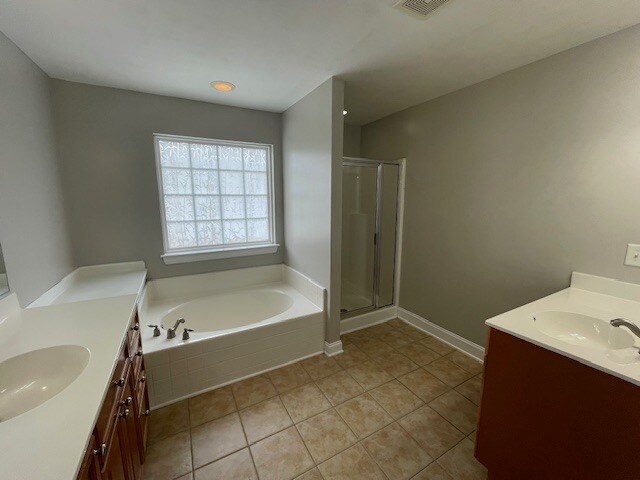 Building Photo - 9301 Sweetbay Ct