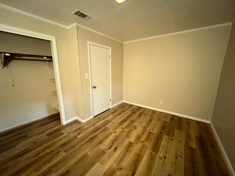 Building Photo - 2906 Branchwood Dr