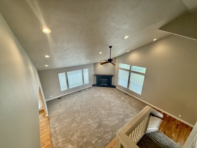 Building Photo - 2034 E 4500 S