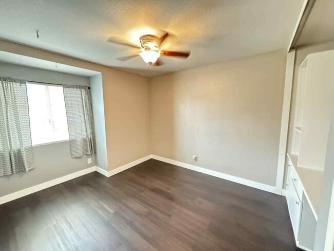 Building Photo - Temecula 3 Bedroom Home with Solar!